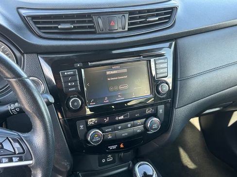 Used 2020 Nissan Rogue SV AWD/4WD image 13