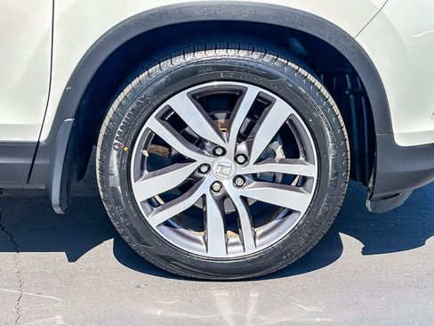 Used 2018 Honda Pilot Touring image 9