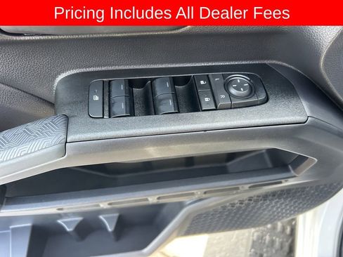 Used 2025 Toyota 4Runner SR5 AWD/4WD image 4