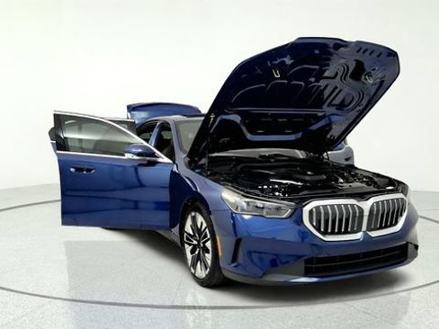 Used 2026 BMW 530i RWD image 11