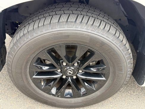 Used 2018 Lexus GX 460 Premium w/ Premium Package AWD/4WD image 34