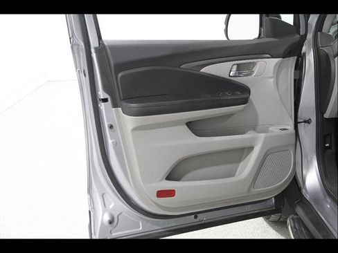 Used 2017 Honda Pilot EX-L image 4