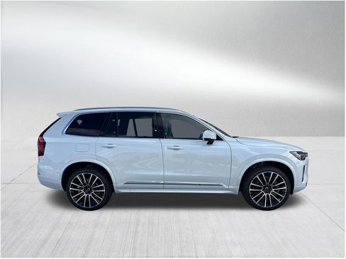 New 2026 Volvo XC90 B5 Plus w/ Protection Package Premier image 3