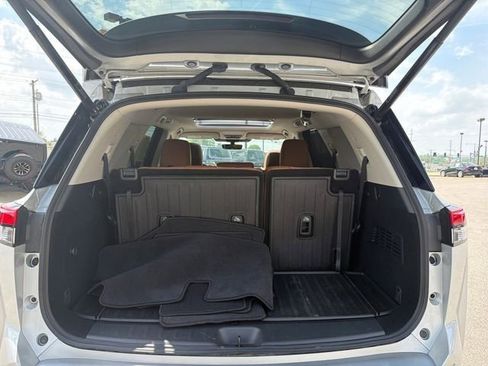 Used 2025 Nissan Pathfinder Platinum w/ Cargo Package AWD/4WD image 28