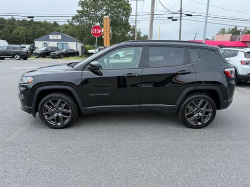 Used 2026 Jeep Compass Limited AWD/4WD image 9