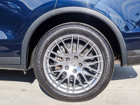 Used 2015 Porsche Cayenne S image 31