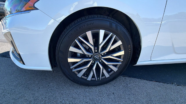 Used 2025 Nissan Altima 2.5 SV FWD image 10