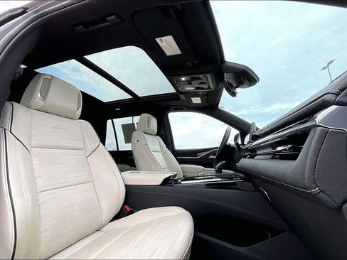 Used 2024 Cadillac Escalade Sport image 27