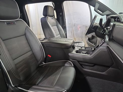 Used 2025 GMC Sierra 2500 AT4X AWD/4WD image 10