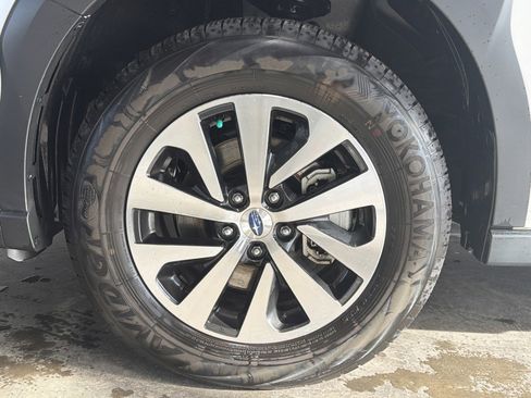 Certified 2025 Subaru Outback Premium w/ Popular Package #1A image 5