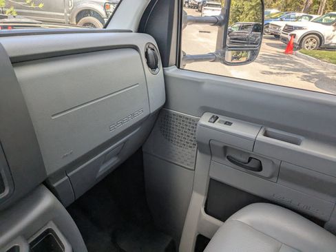Certified 2024 Ford E-350 and Econoline 350 Super Duty w/ Power Windows & Locks Group image 18