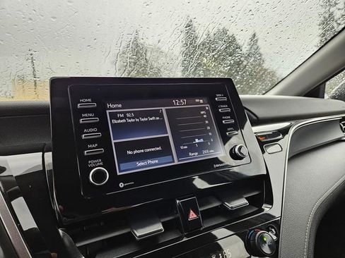 Used 2022 Toyota Camry SE FWD image 34
