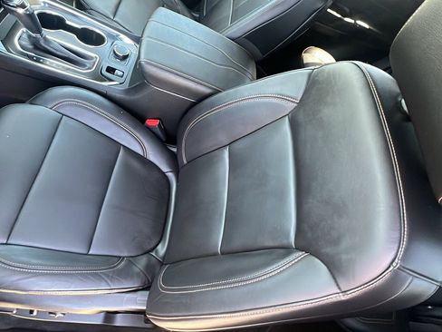 Used 2019 Chevrolet Traverse LT AWD/4WD image 11