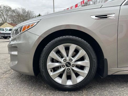Used 2016 Kia Optima EX w/ Premium Package image 11