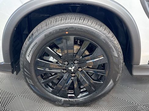 Used 2025 Mitsubishi Outlander Sport LE AWD/4WD image 32