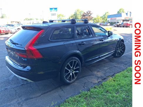 Used 2018 Volvo V90 T6 Cross Country w/ Convenience Package AWD/4WD image 5