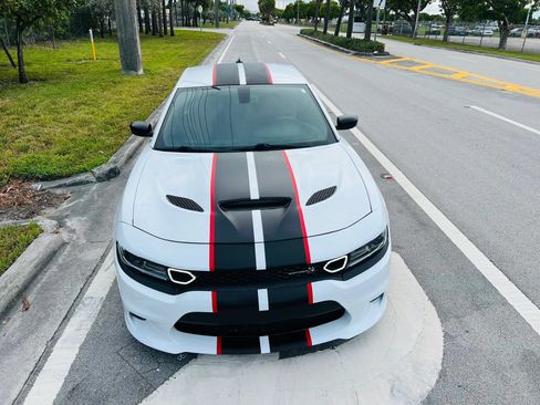 Used 2019 Dodge Charger Scat Pack w/ Daytona Edition Group RWD image 9