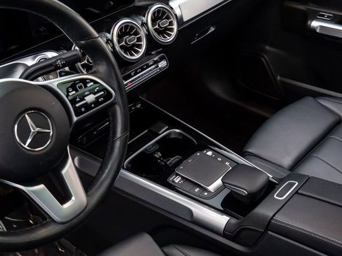 Used 2022 Mercedes-Benz GLB 250 4MATIC image 12