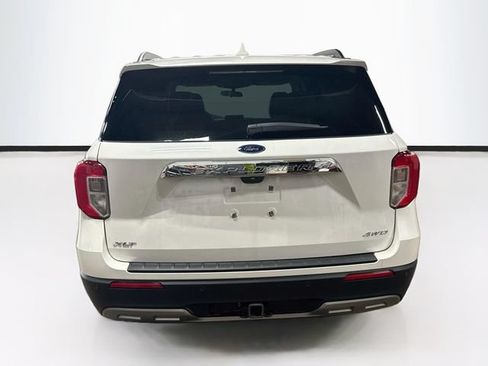 Used 2023 Ford Explorer XLT w/ Equipment Group 202A AWD/4WD image 6