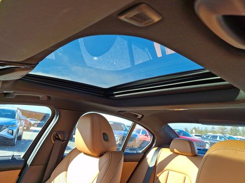 Used 2022 BMW 330i xDrive Sedan w/ M Sport Package image 14