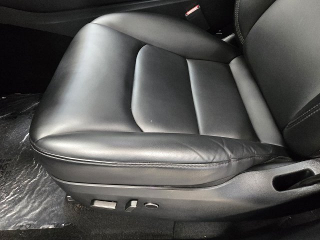 Used 2024 Tesla Model Y Long Range AWD/4WD image 20