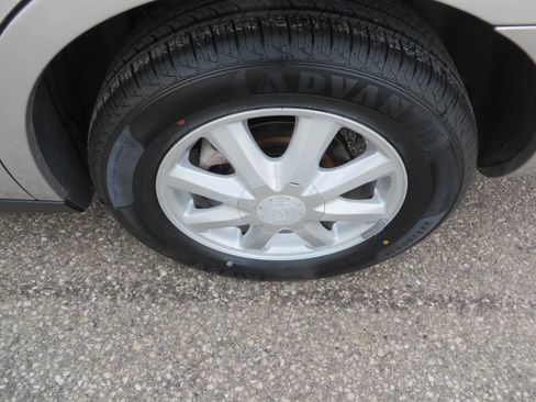 Used 2006 Buick LaCrosse CX image 17