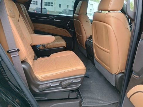Used 2023 Cadillac Escalade Sport w/ Touring Package AWD/4WD image 17
