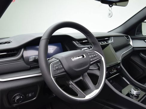 New 2026 Jeep Grand Cherokee Laredo X AWD/4WD image 32