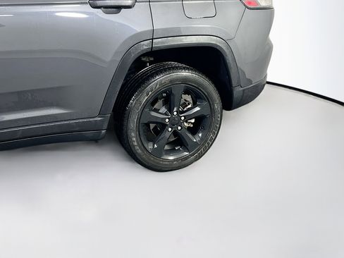 Used 2023 Jeep Grand Cherokee Altitude image 30