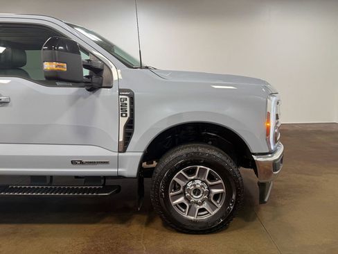 Used 2024 Ford F250 Lariat w/ FX4 Off-Road Package image 32