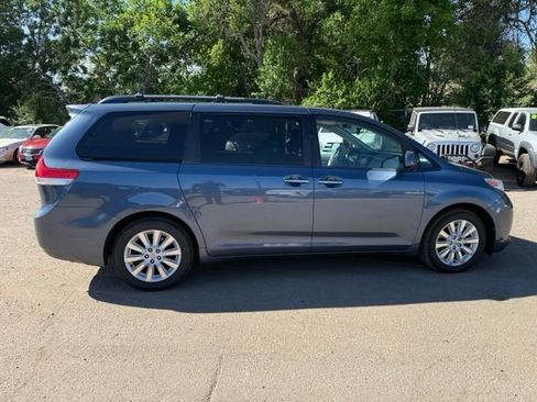 Used 2014 Toyota Sienna XLE AWD/4WD image 7