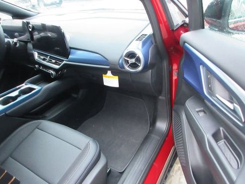 New 2026 Chevrolet Equinox EV LT image 18