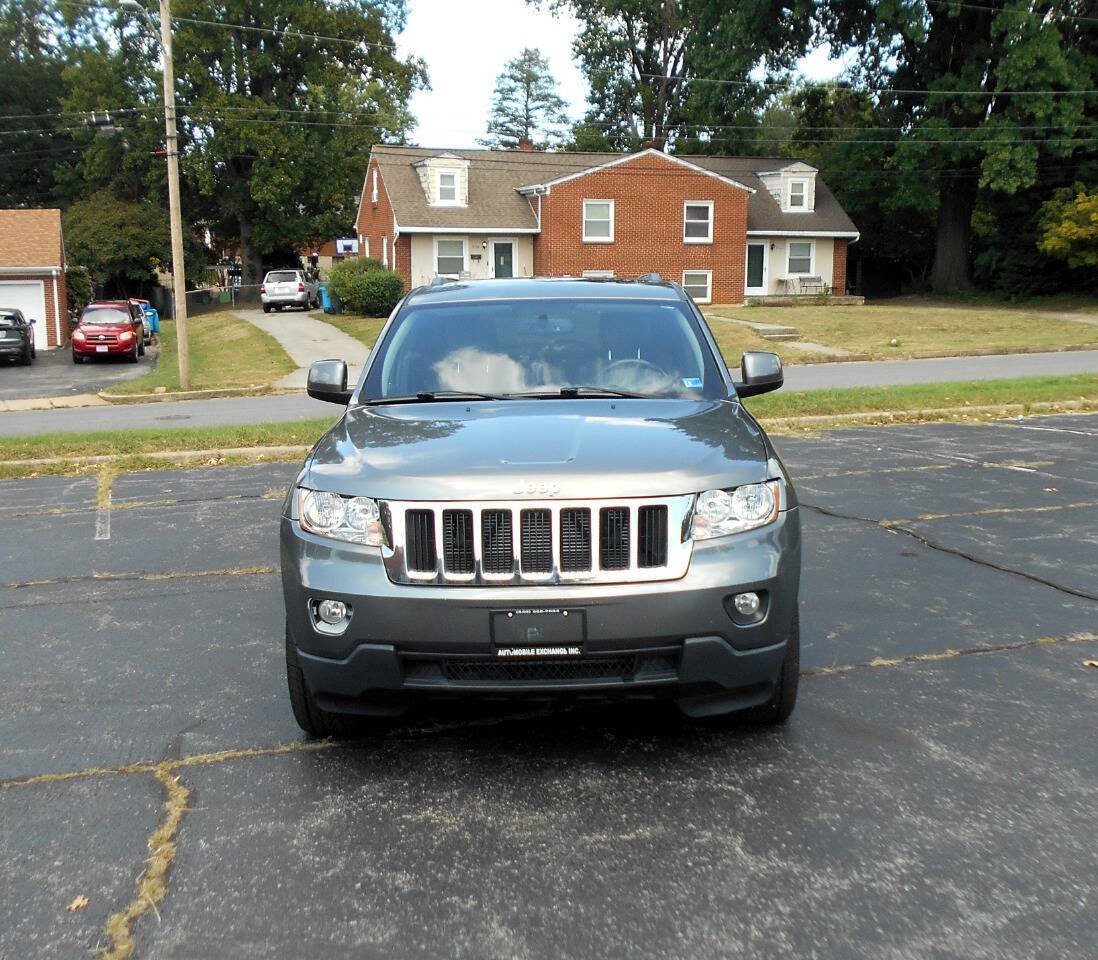 Used 2013 Jeep Grand Cherokee Laredo AWD/4WD image 2