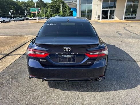 Used 2021 Toyota Camry SE FWD image 6