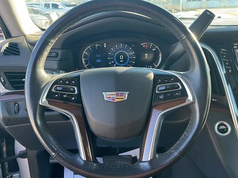 Used 2020 Cadillac Escalade ESV Luxury image 17