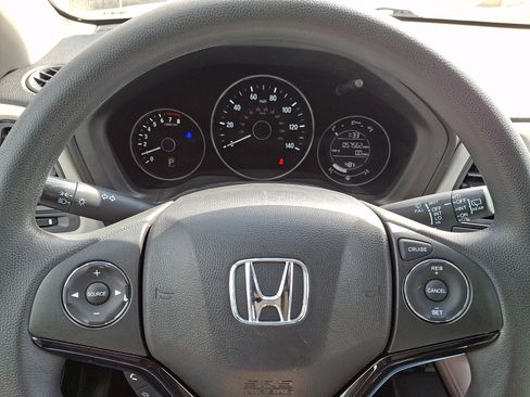 Used 2017 Honda HR-V LX image 18