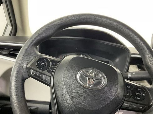 Used 2020 Toyota Corolla L image 18
