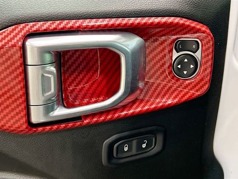 Used 2024 Jeep Wrangler Willys image 17