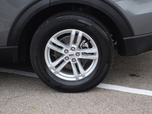 Used 2023 Ford Explorer XLT w/ Equipment Group 202A image 27