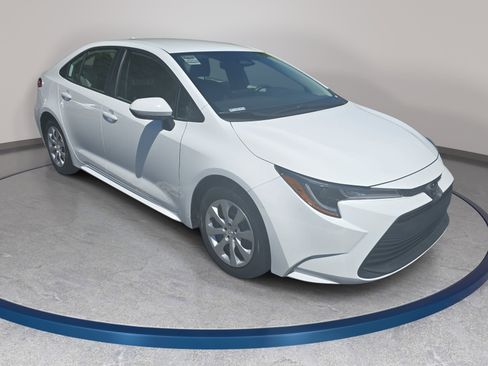 Used 2024 Toyota Corolla LE FWD image 3