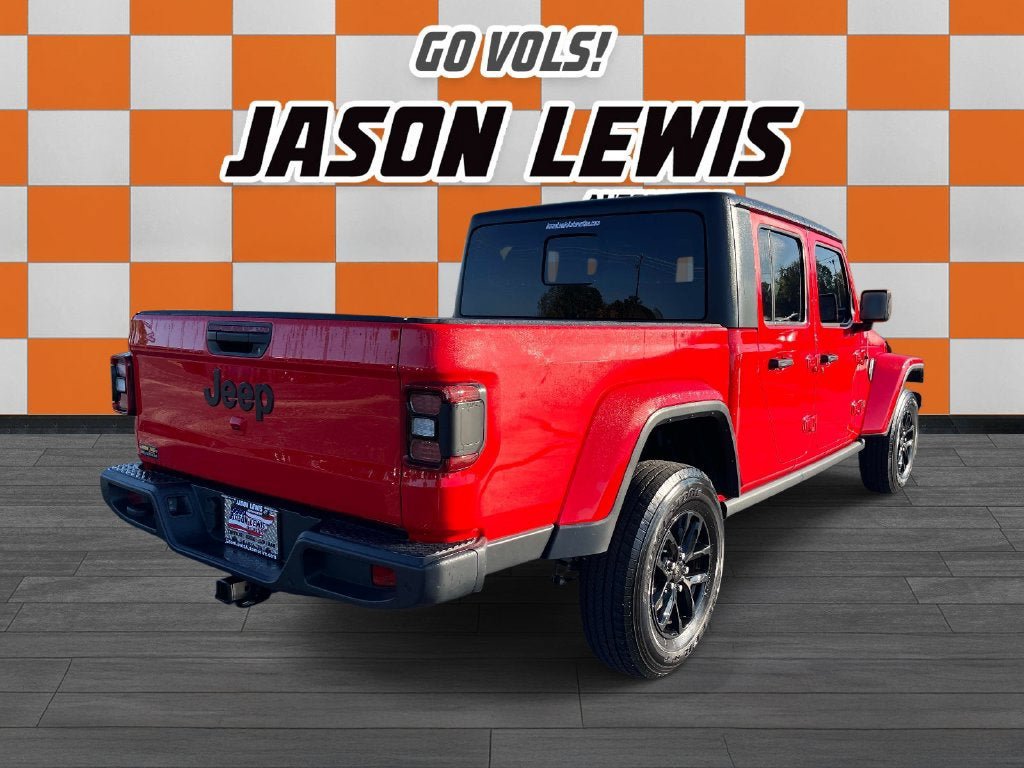 Used 2023 Jeep Gladiator Sport AWD/4WD image 3