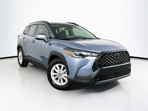 Used 2022 Toyota Corolla Cross LE image 1
