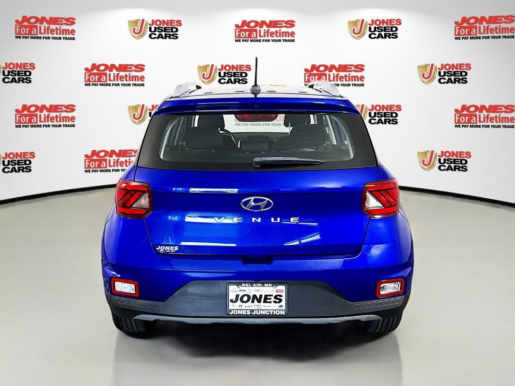 Used 2023 Hyundai Venue SEL FWD image 15