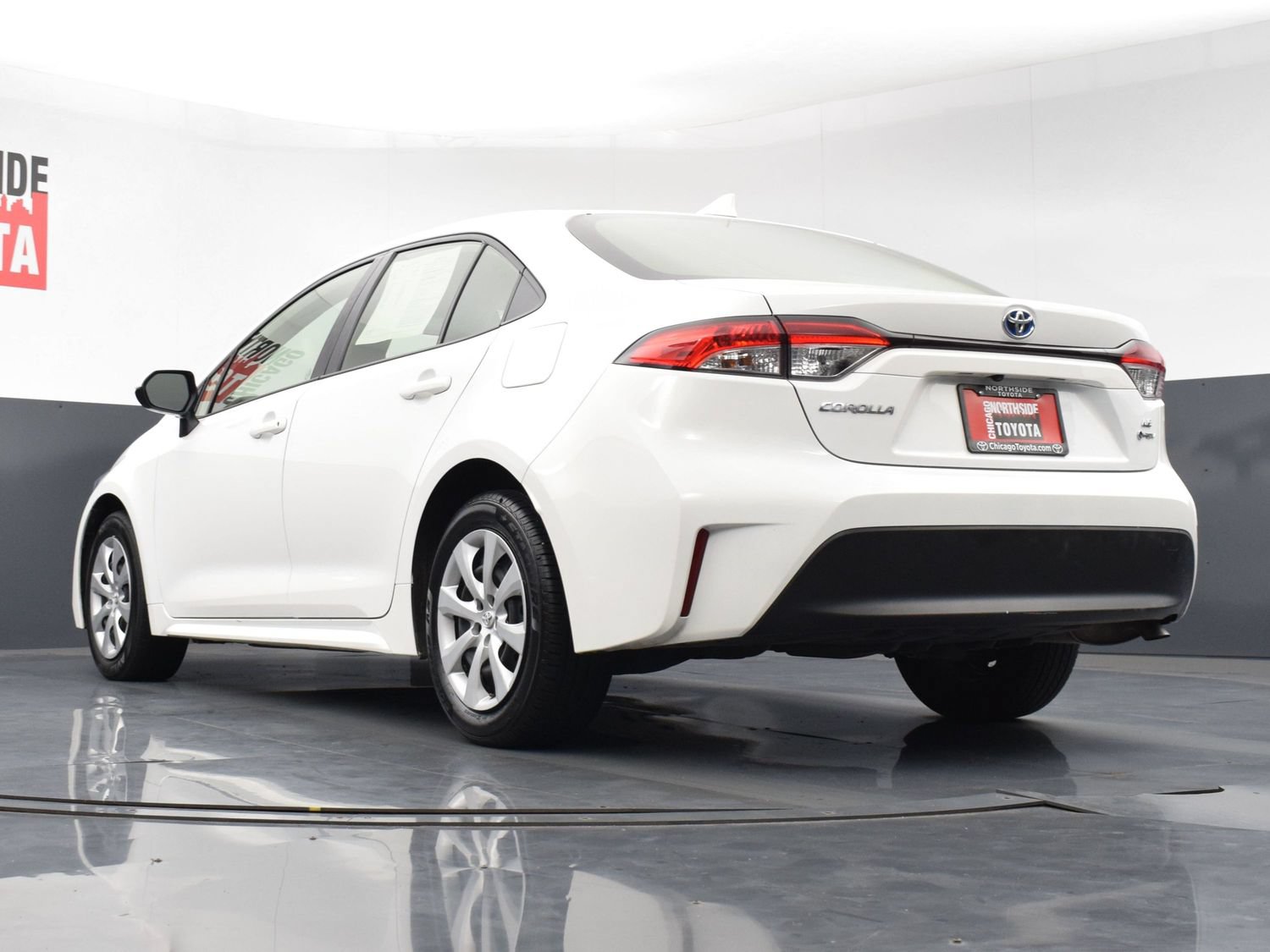 Used 2025 Toyota Corolla LE FWD image 26