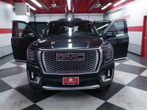 Used 2022 GMC Yukon Denali w/ Denali Premium Package image 26