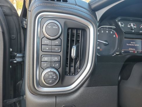 Used 2020 GMC Sierra 1500 AT4 w/ AT4 Premium Package image 17