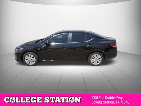 Used 2025 Nissan Sentra S FWD image 7