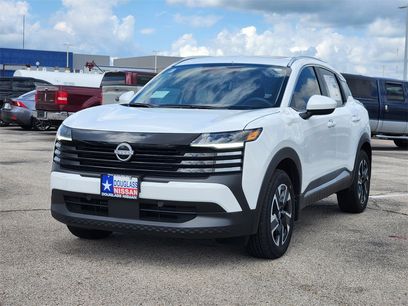 New 2025 Nissan Kicks SV w/ SV Premium Package