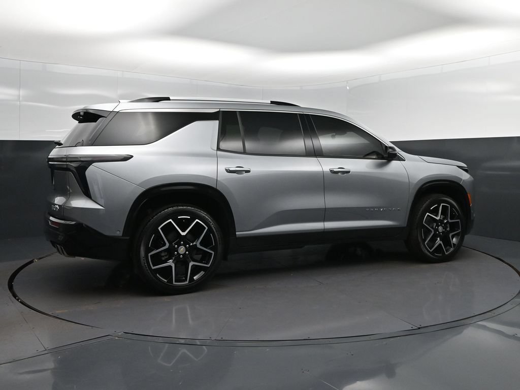 Used 2025 Chevrolet Traverse High Country w/ LPO, Floor Liner Package FWD image 8