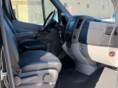 Used 2015 Mercedes-Benz Sprinter 2500 image 10